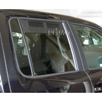 Вентиляційна решітка VW Amarok від 01/2010 Переднє скло